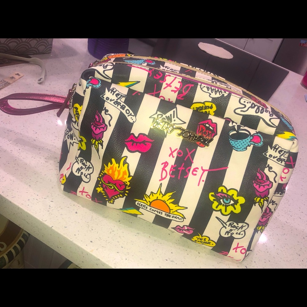 Betsy Johnson overnight/weekend toiletry bag